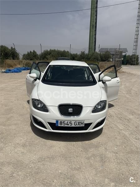 Blanco Usado 2010 Seat Leon Reference Berlina | 4990 € (Buen precio) - Imagen 1/3