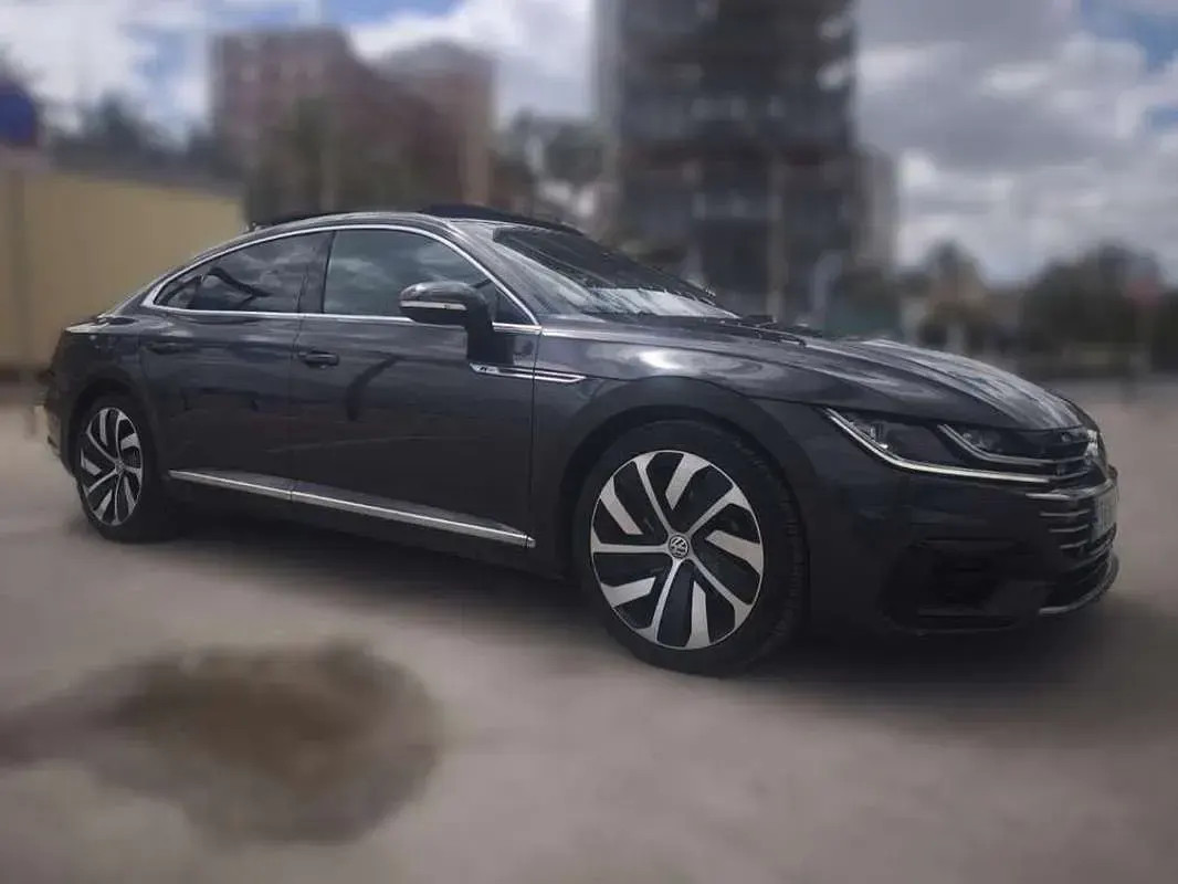 Usado VW Arteon R-line 150 CV (110 kW) 2017 Utilitario