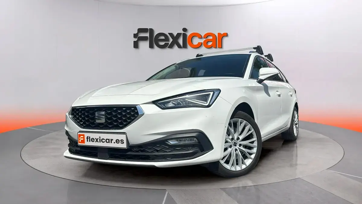 Usado Seat Leon XCELLENCE 150 CV (110 kW) 2021 Blanco Familiar