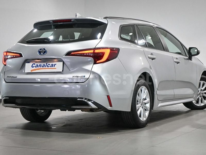 Usado Toyota Corolla Active 140 CV (102 kW) 2023 Gris Familiar