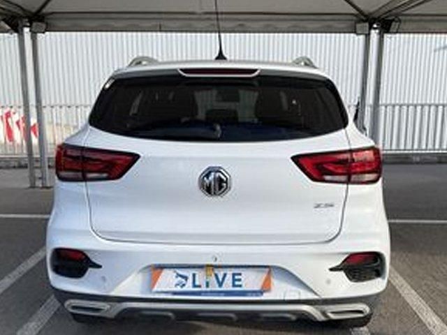 Usado MG ZS Comfort 117 CV (86 kW) 2022 Blanco Berlina