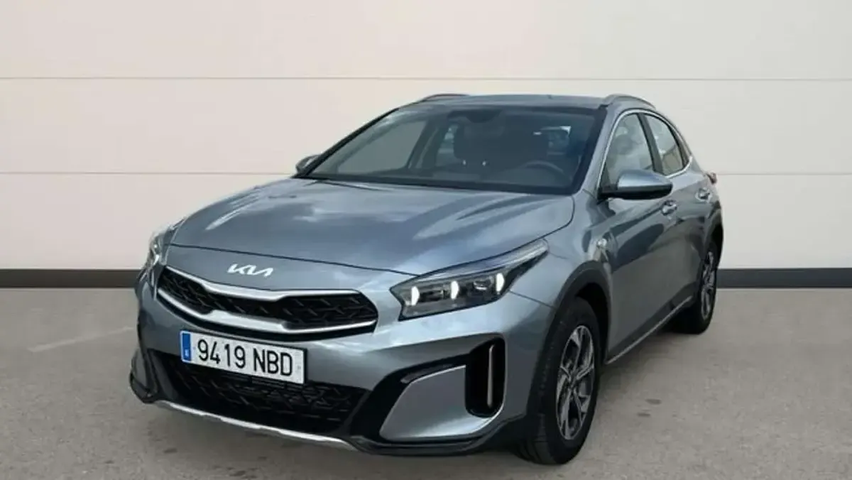 Usado Kia XCeed 101 CV (74 kW) 2025 Plateado SUV