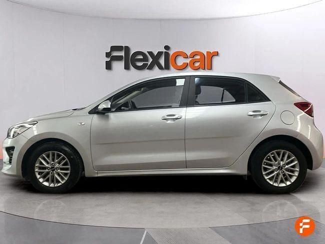 Usado Kia Rio 100 CV (73 kW) 2022 Gris