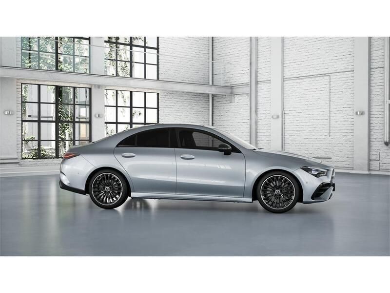Usado Mercedes CLA220 190 CV (139 kW) 2024 Plata hightech Berlina