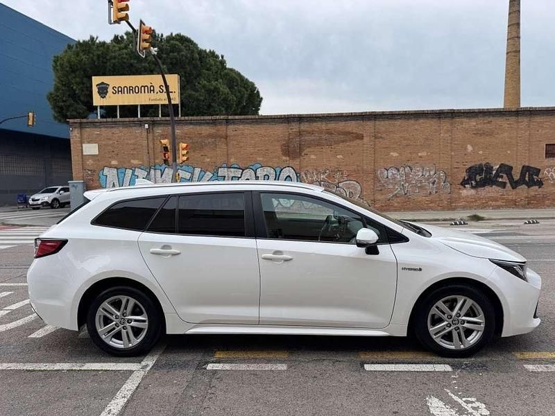 Usado Toyota Corolla Active 122 CV (89 kW) 2021 Blanco Familiar