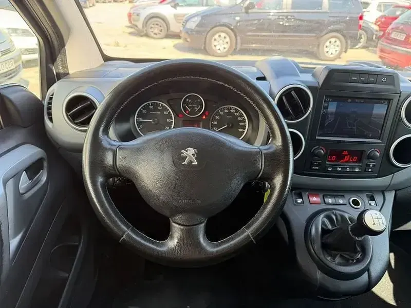 Usado Peugeot Partner Active 100 CV (73 kW) 2018 Gris