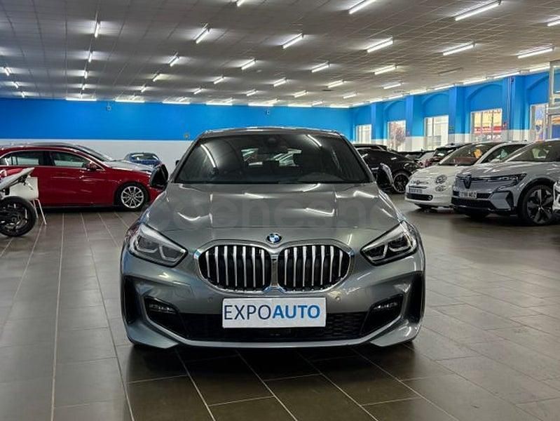 Usado BMW 118 Comfort Edition 136 CV (100 kW) 2023 Gris / plata Utilitario