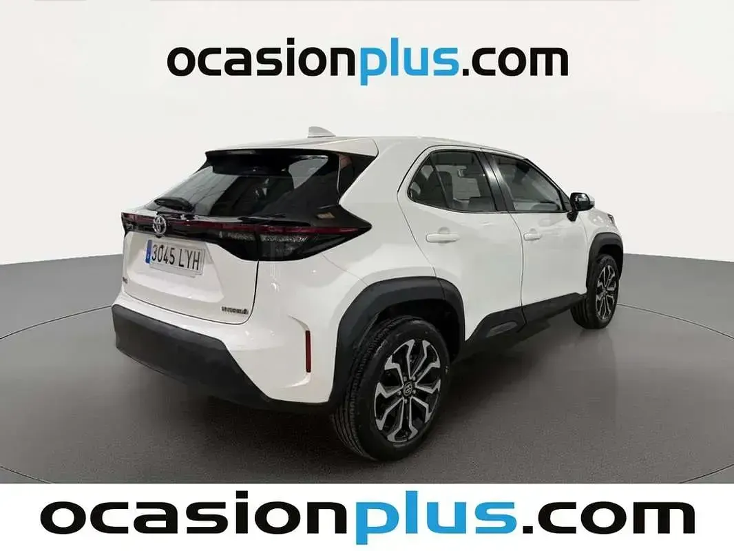 Usado Toyota Yaris Cross Active 116 CV (85 kW) 2022 Blanco SUV