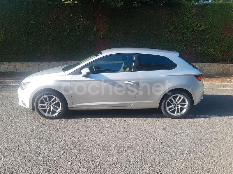 Usado Seat Leon Style 150 CV (110 kW) 2014 Gris / plata Berlina
