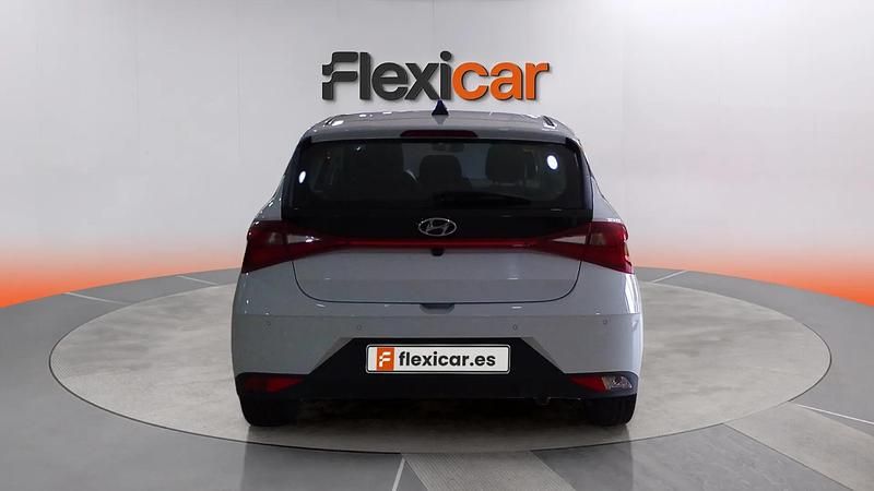 Usado Hyundai i20 101 CV (74 kW) 2021 Blanco Utilitario