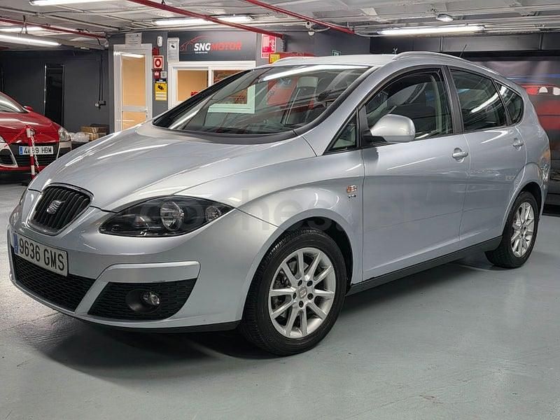 Usado Seat Altea XL Style 125 CV (91 kW) 2010 Gris / plata Monovolumen