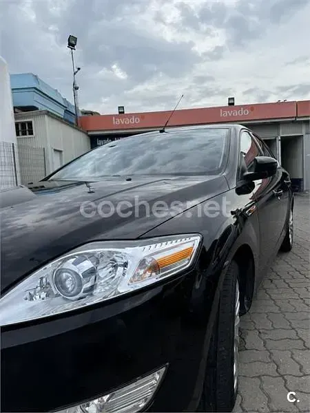 Usado Ford Mondeo Titanium X 140 CV (102 kW) 2009 Negro Berlina