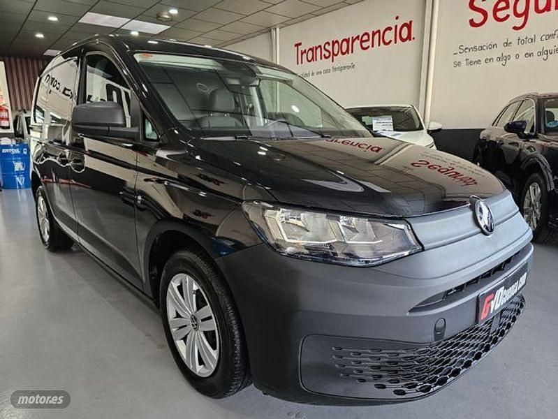 Usado VW Caddy 102 CV (75 kW) 2021 Negro Monovolumen