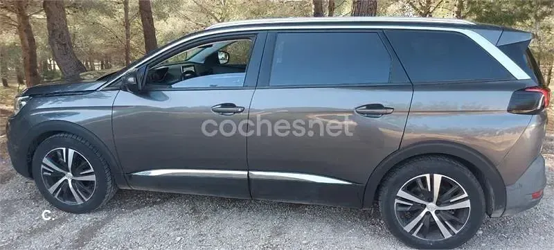 Usado Peugeot 5008 Style 130 CV (95 kW) 2017 Marrón Monovolumen