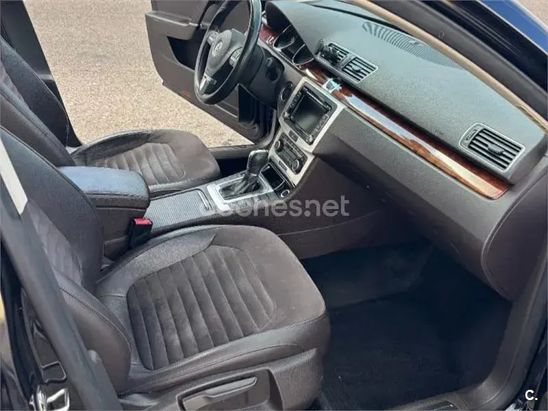 Usado VW Passat Highline 140 CV (102 kW) 2011 Negro Berlina