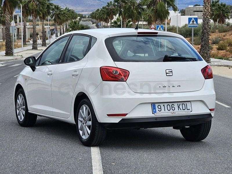 Usado Seat Ibiza Style 75 CV (55 kW) 2018 Blanco Berlina