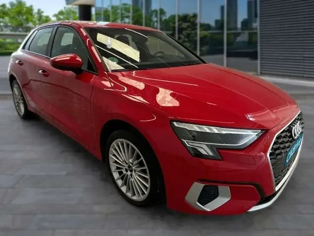 Usado Audi A3 Sportback Premium 150 CV (110 kW) 2022 Rojo Utilitario
