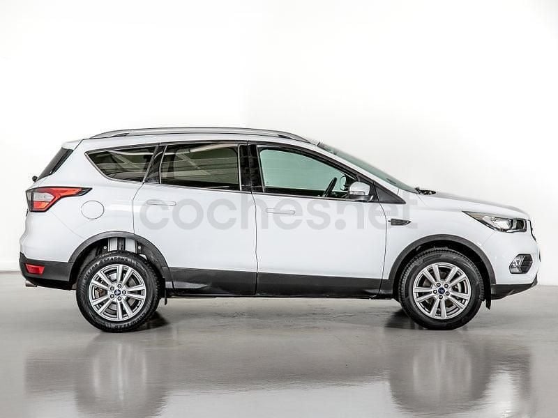 Usado Ford Kuga Trend 120 CV (88 kW) 2019 Blanco SUV