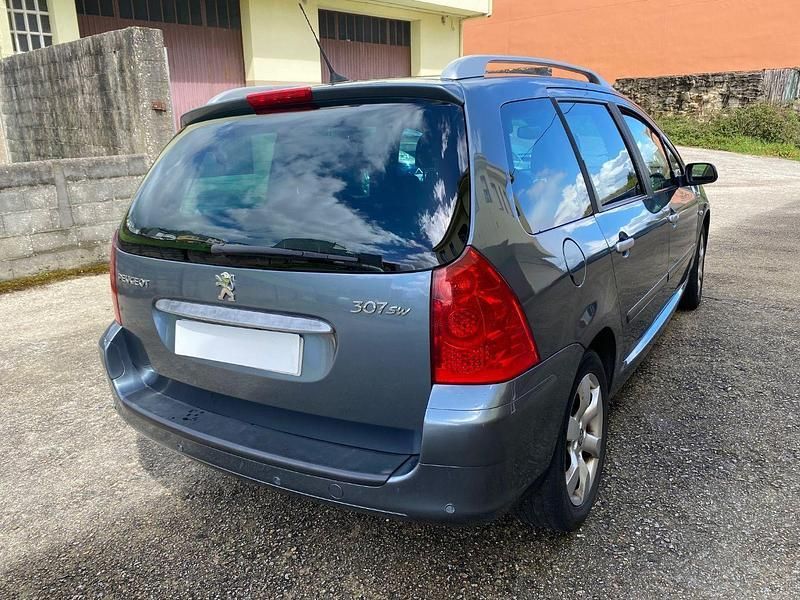 Usado Peugeot 307 110 CV (80 kW) 2006 Azul Familiar