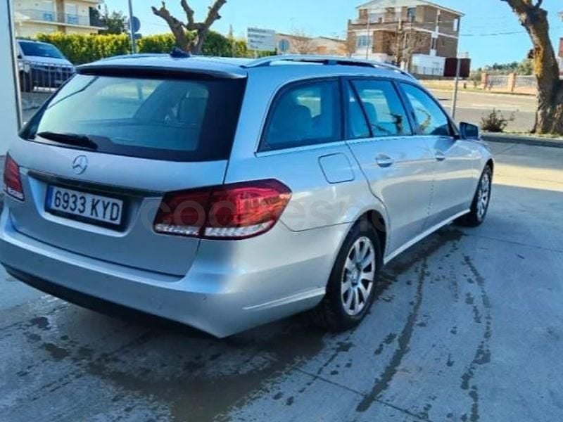 Usado Mercedes E200 150 CV (110 kW) 2017 Gris / plata Familiar