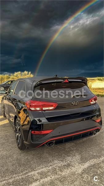 Negro Usado 2024 Hyundai i30 Berlina | 29.500 € (Precio justo) - Imagen 1/4