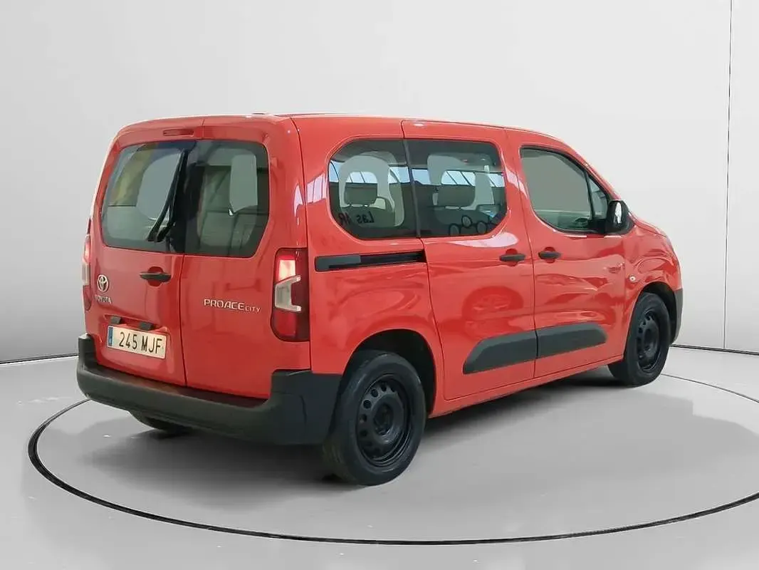 Usado Toyota Proace Verso City 131 CV (96 kW) 2023 Blanco Familiar