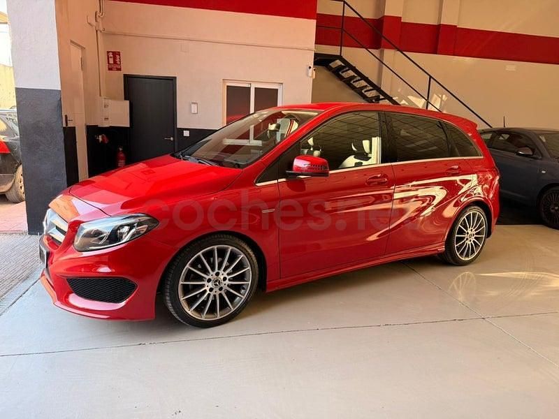 Usado Mercedes B220 170 CV (125 kW) 2019 Rojo Monovolumen