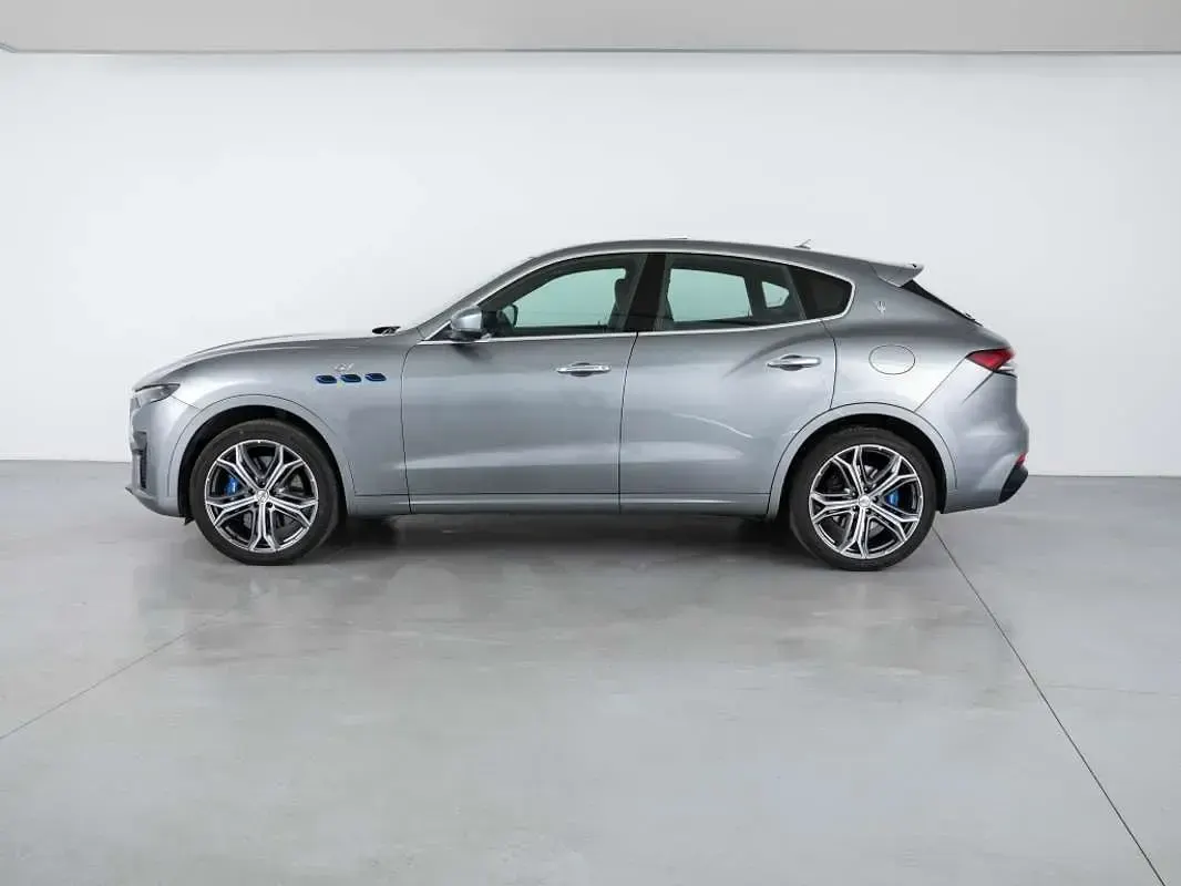 Usado Maserati Levante GT 330 CV (242 kW) 2021 Gris SUV