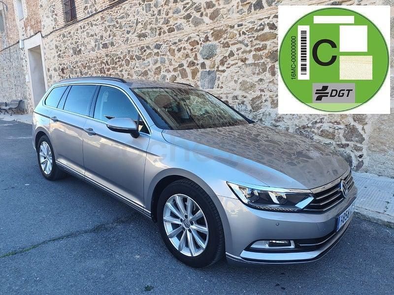 Usado VW Passat Advance 150 CV (110 kW) 2019 Gris / plata Familiar