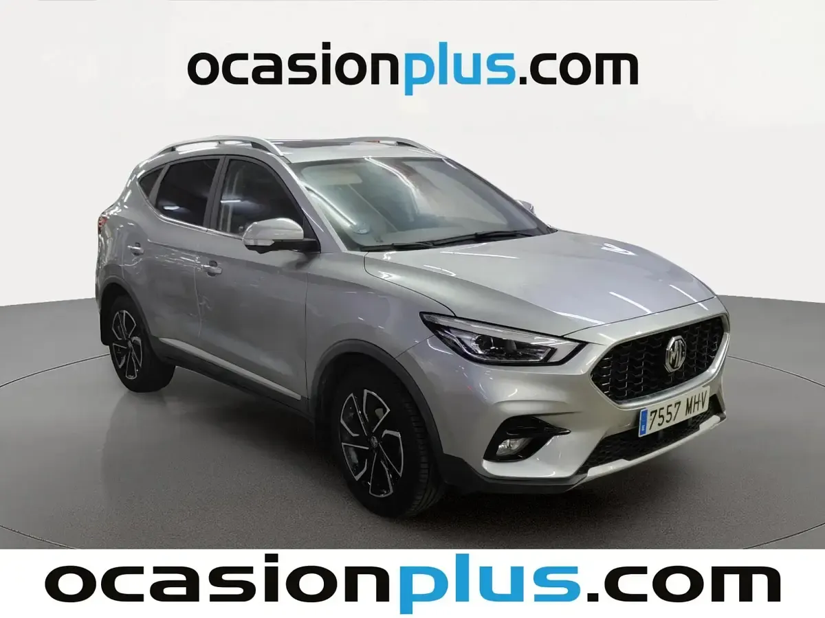 Usado MG ZS Luxury 111 CV (81 kW) 2023 Gris plata SUV