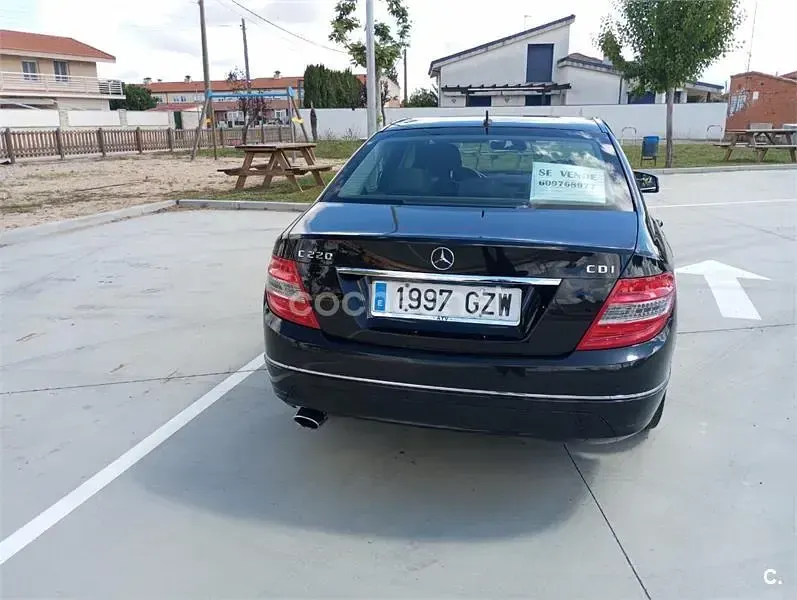 Usado Mercedes C220 Avantgarde 170 CV (125 kW) 2010 Negro Berlina