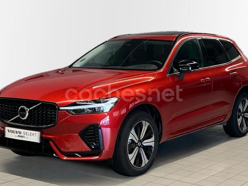 Rojo Usado 2025 Volvo XC60 Plus SUV | 55.800 € (Caro) - Imagen 1/4