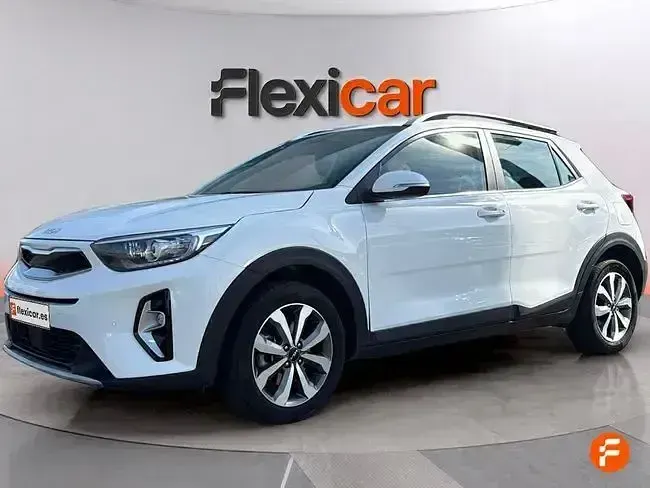 Usado Kia Stonic 84 CV (61 kW) 2022 Blanco SUV