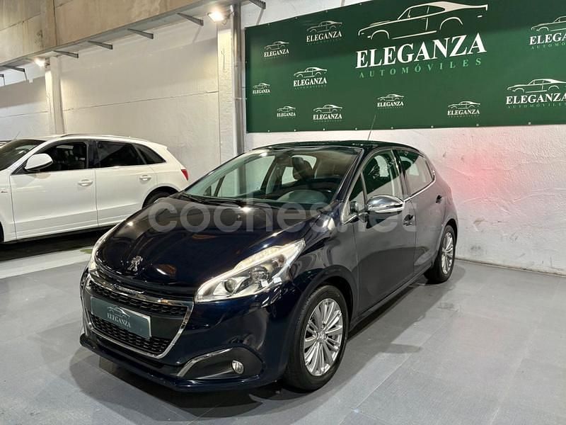 Usado Peugeot 208 Style 100 CV (73 kW) 2018 Azul Utilitario