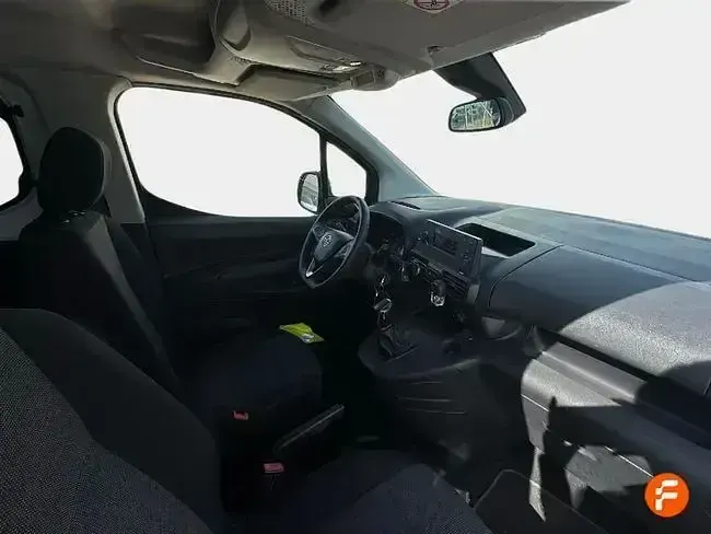 Usado Opel Combo Expression 100 CV (73 kW) 2019 Blanco Monovolumen