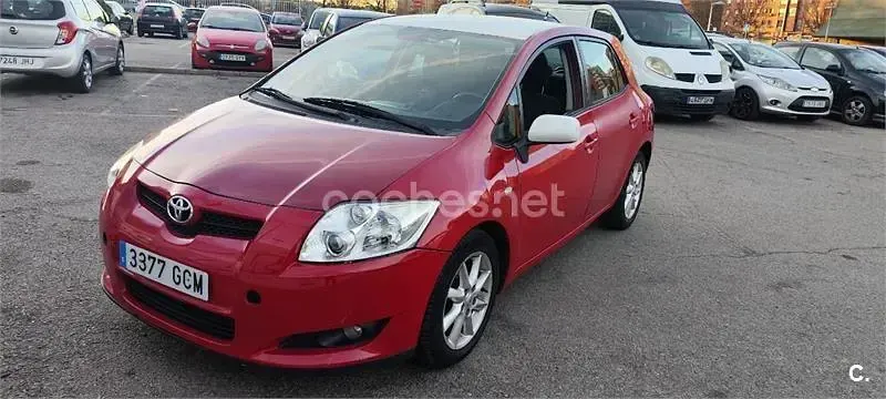 Usado Toyota Auris 90 CV (66 kW) 2008 Rojo Utilitario