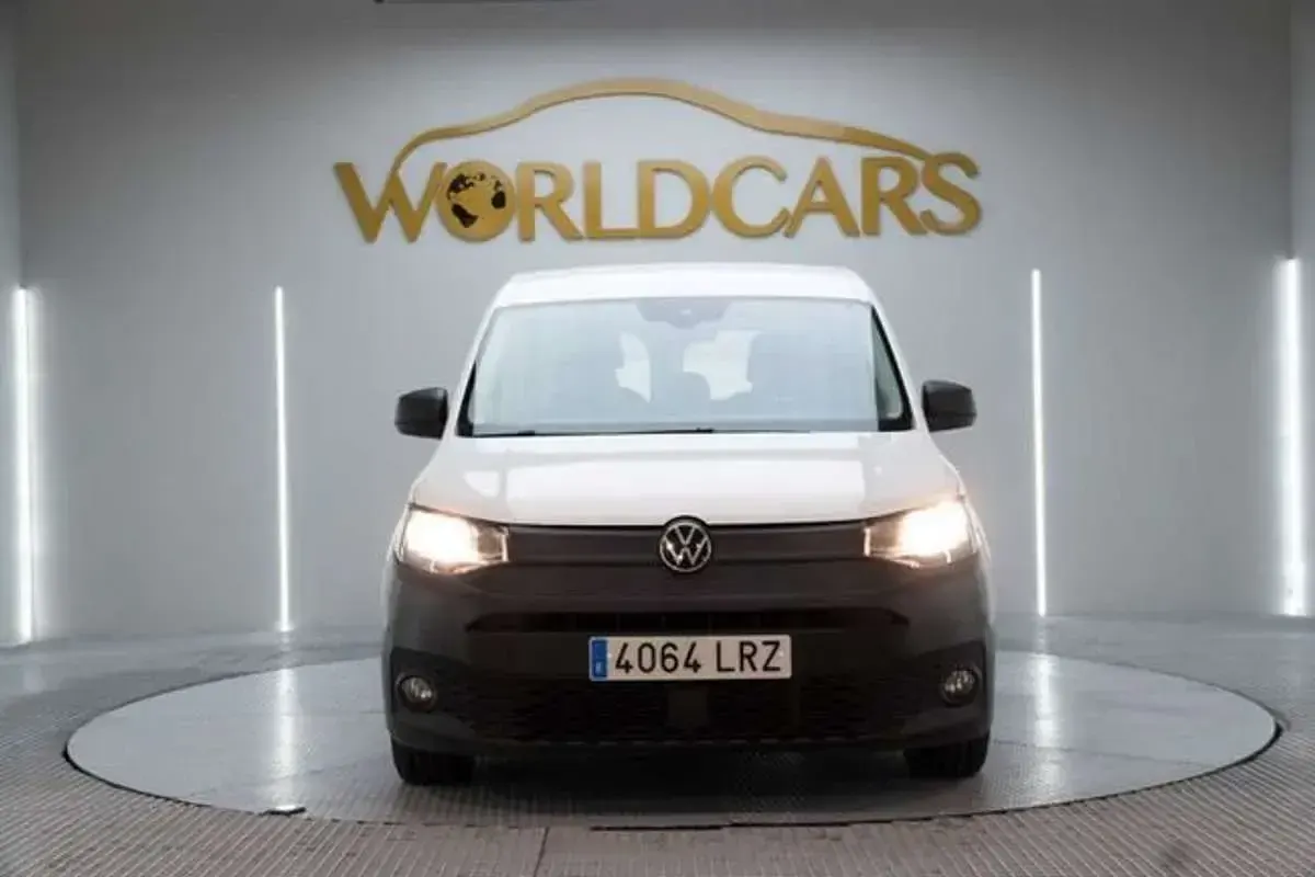 Usado VW Caddy 102 CV (75 kW) 2021 Blanco Monovolumen