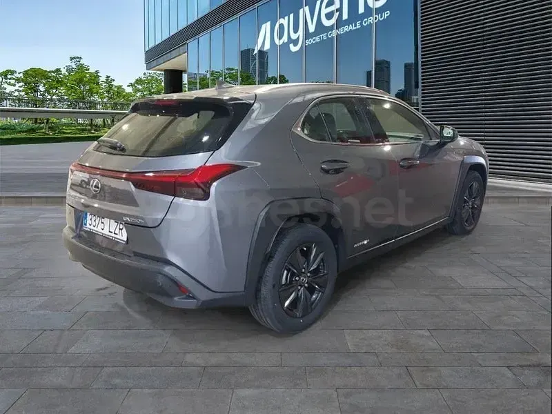 Usado Lexus UX Business Edition 184 CV (135 kW) 2022 Gris / plata SUV