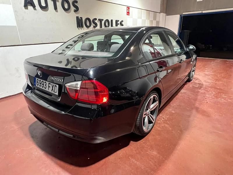Usado BMW 320 163 HP (119 kW) 2005 Preto Sedan