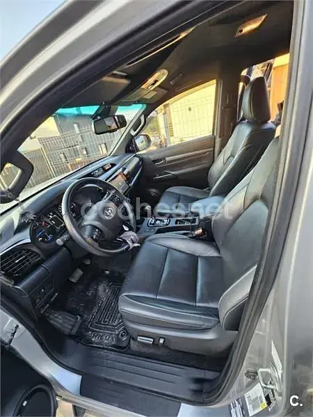 Usado Toyota HiLux 204 CV (150 kW) 2021 Gris / plata Pickup/Camioneta