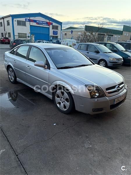 Gris / plata Usado 2004 Opel Vectra GTS Berlina | 1499 € - Imagen 1/4
