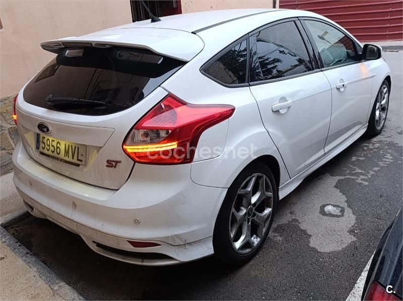 Käytetty Ford Focus ST 250 HP (183 kW) 2012 Valkoinen Sedan
