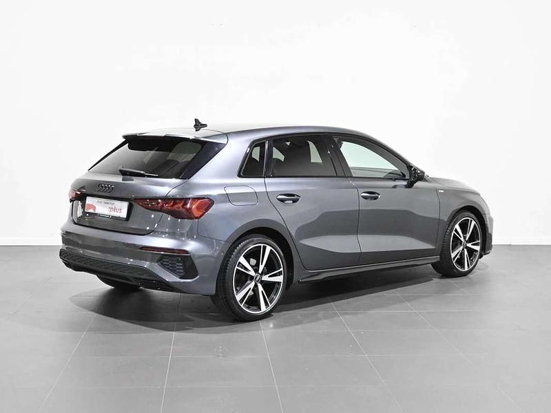 Usado Audi A3 Sportback Ambiente 150 CV (110 kW) 2021 Gris Utilitario