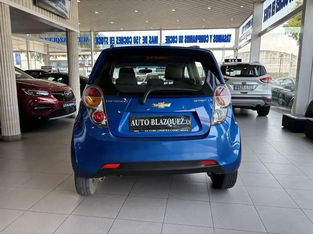 Usado Chevrolet Spark LS 80 CV (58 kW) 2011 Azul Utilitario