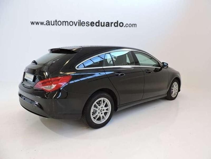 Occasion Mercedes CLA200 Shooting Brake 136 PK (100 kW) 2018 Zwart Stationwagen