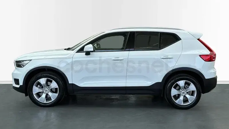 Usado Volvo XC40 Momentum 163 CV (119 kW) 2022 Blanco SUV