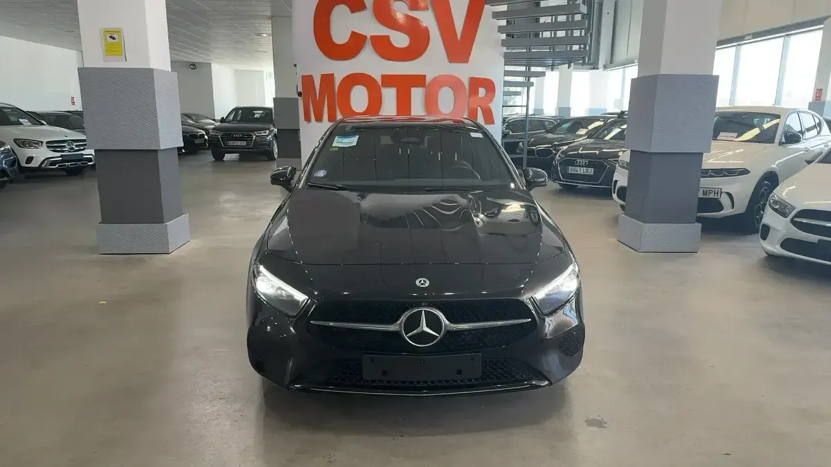 Usado Mercedes A200 163 CV (119 kW) 2023 Negro Utilitario