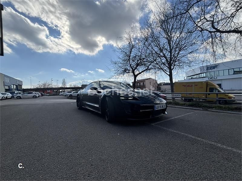 Käytetty Porsche Taycan GTS 22 kW (30 HP) 2023 Eléctrico Sedan