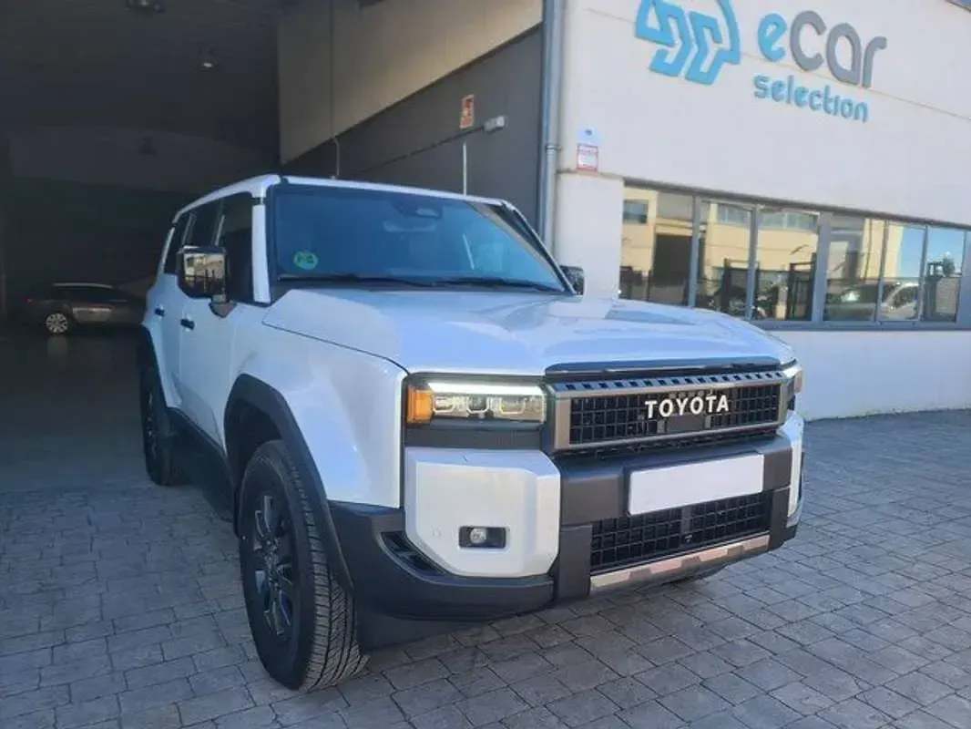 Usado Toyota Land Cruiser 207 CV (152 kW) 2024 Blanco SUV