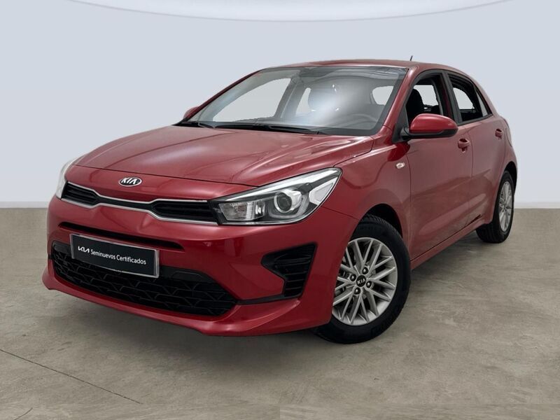 Rojo Usado 2021 Kia Rio Berlina | 14.695 € (Un poco caro) - Imagen 1/4
